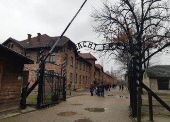 Όποιος επισκεφθεί το Άουσβιτς, δεν επιστρέφει ο ίδιος άνθρωπος