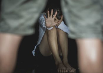 Μένουμε σπίτι. Μένουμε ασφαλείς;