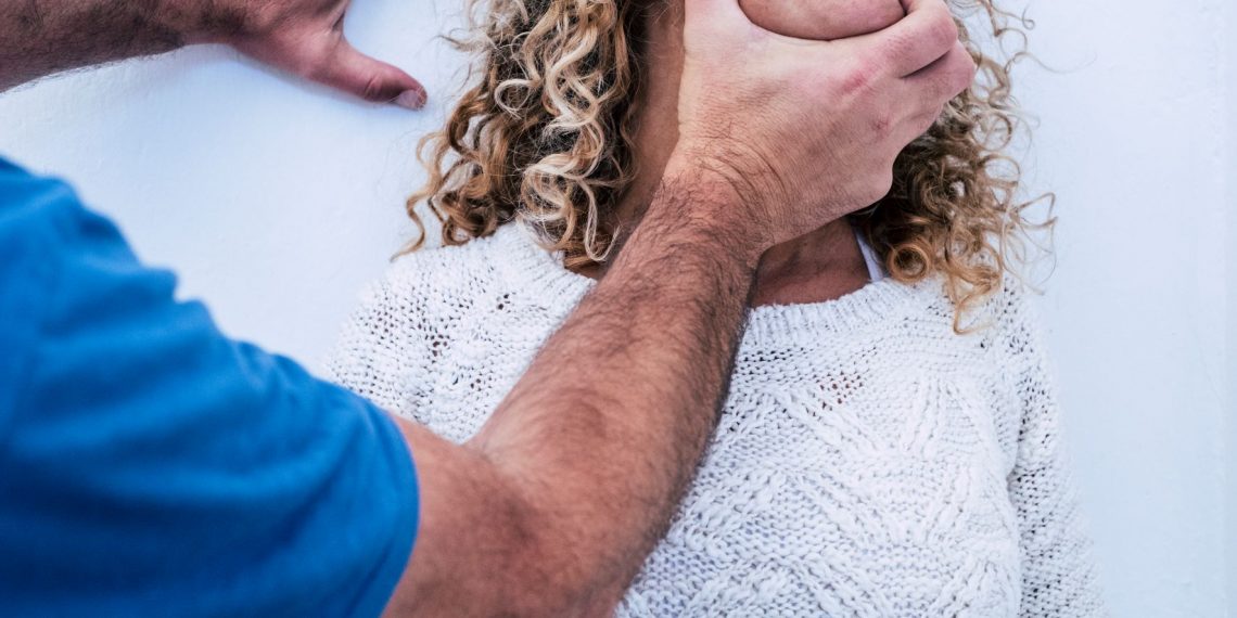 Σε στραγγαλισμό οφείλεται το 50% των γυναικοκτονιών στην Κύπρο