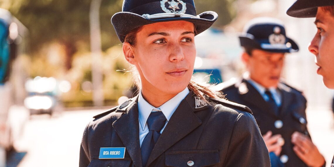 Προτρέπουν τις γυναίκες αστυνομικούς να ενδυναμωθούν