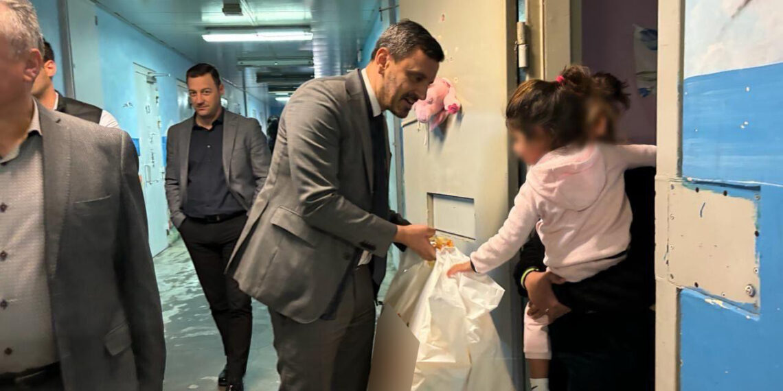 Επίσκεψη στις γυναικείες φυλακές Θήβας την ημέρα της γυναίκας