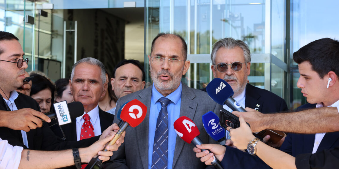 Παύεται ως “ανίκανος να εκτελέσει τα καθήκοντα του” ο Γενικός Ελεγκτής