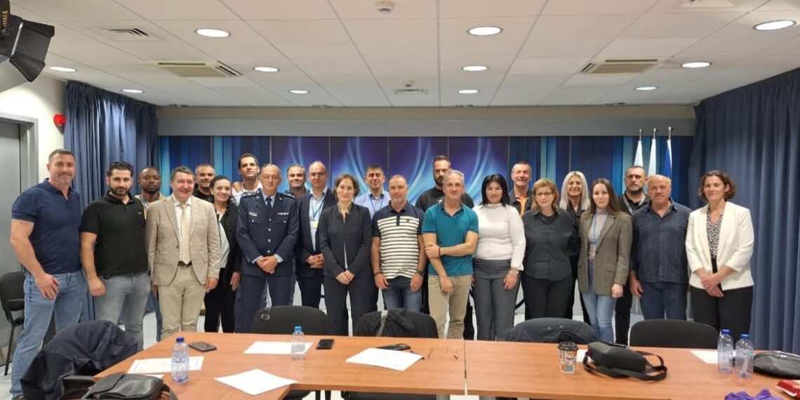 Κύπριοι Αστυνομικοί εκπαιδεύτηκαν για εντοπισμό πλαστών εγγράφων