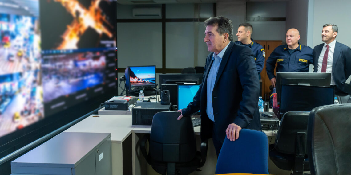 Υποδέχτηκαν τη νέα χρονιά στο κέντρο επιχειρήσεων της Άμεσης Δράσης